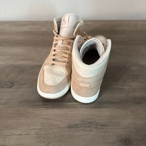 Nike Air Women's Sneakers - Cream and Tan